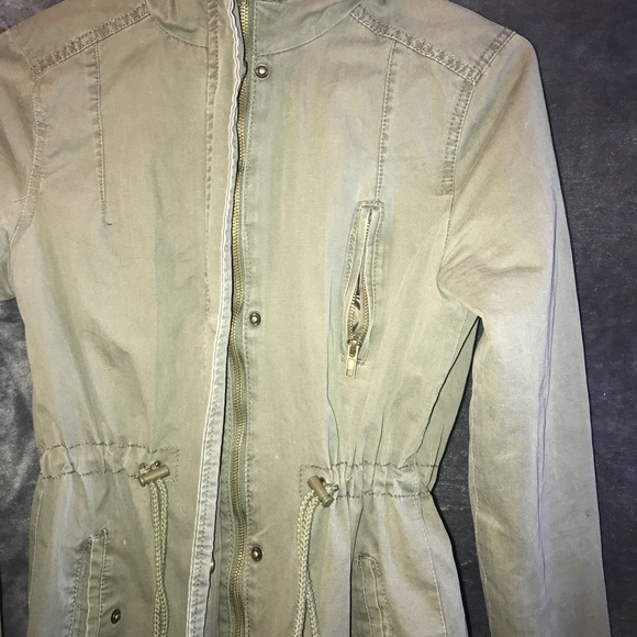 🧥 Army Color Jacket - Picture 3 of 5